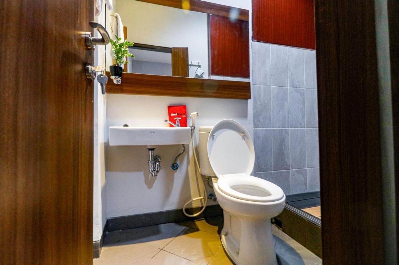 Reddoorz Near Kebon Jeruk Jakarta Exterior photo