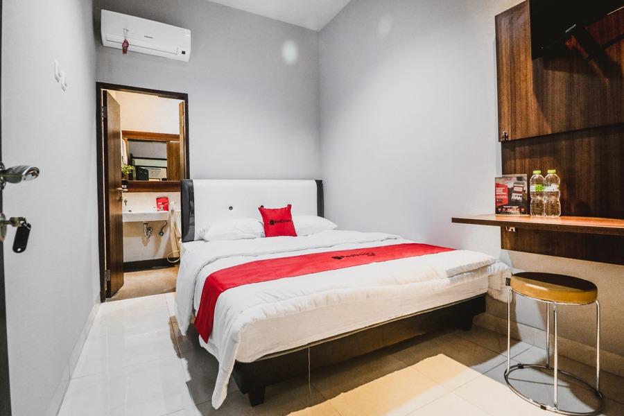 Reddoorz Near Kebon Jeruk Jakarta Exterior photo