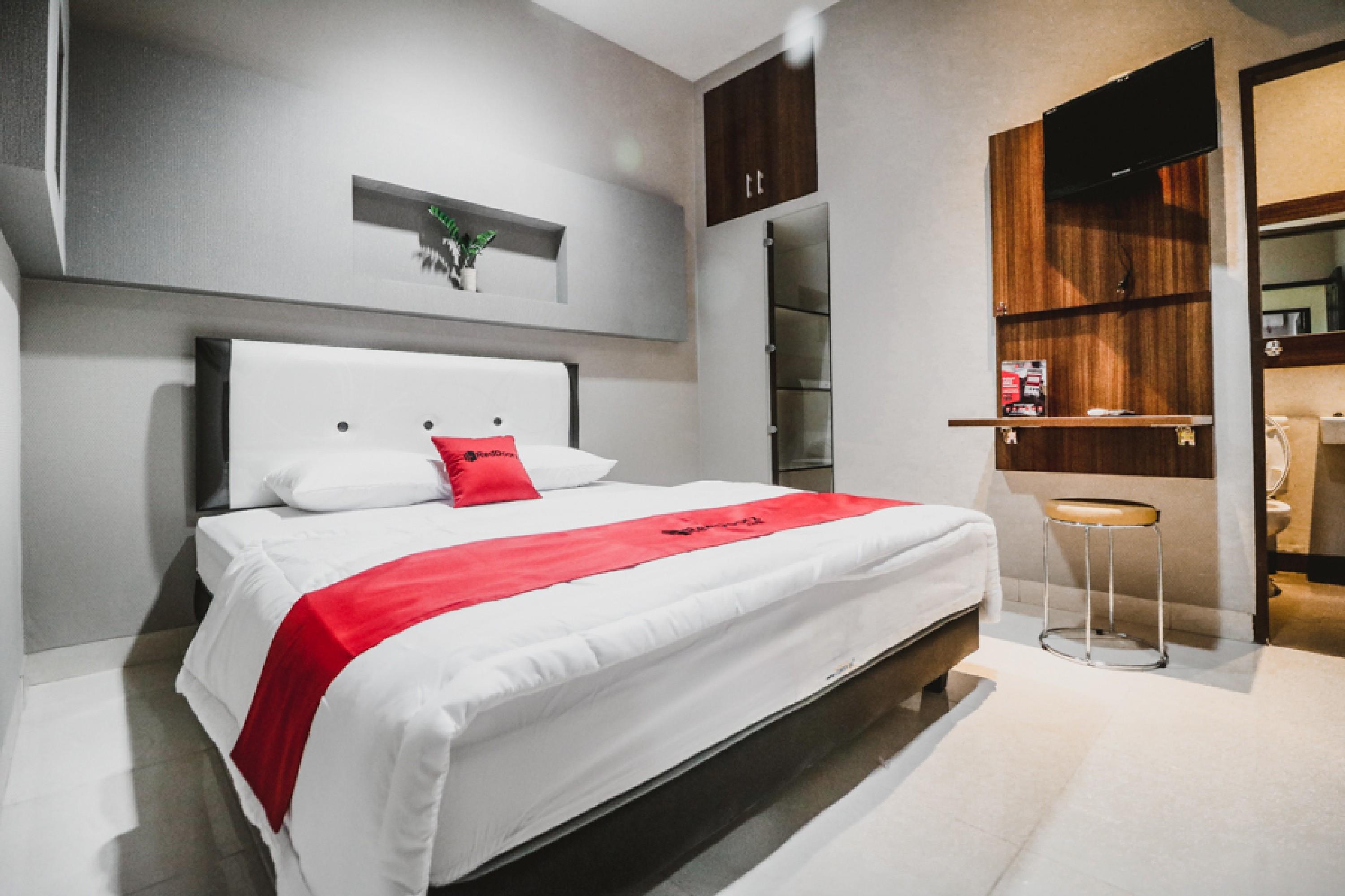 Reddoorz Near Kebon Jeruk Jakarta Exterior photo